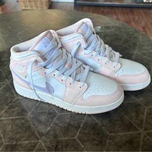 Pink wash Jordon 1 mid